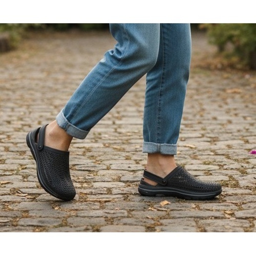 Skechers Foamies GOwalk 5 Astonished Women Clogs Size 9 Walking Black EVA
